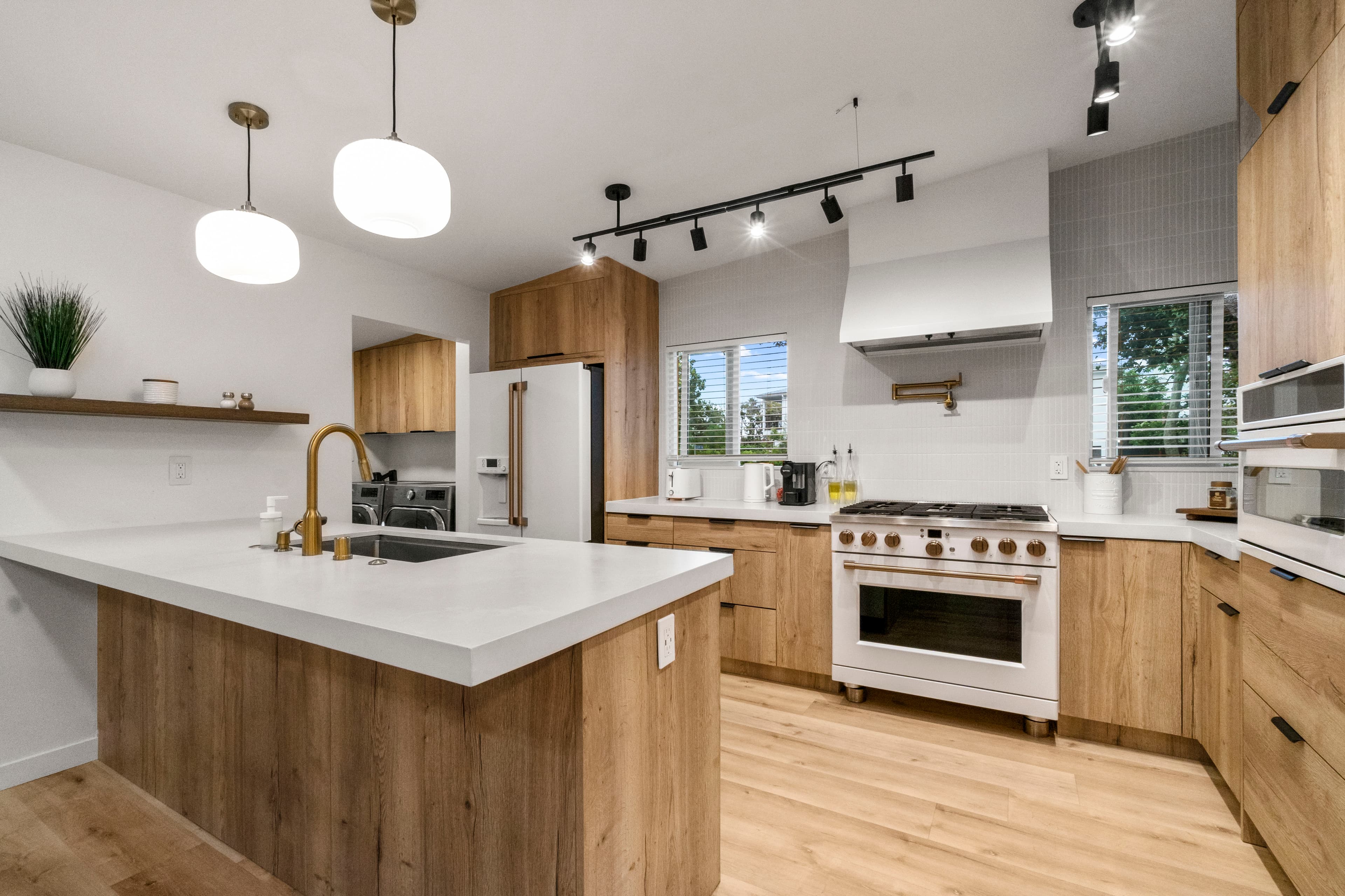 Mar Vista Main Home — photo 2