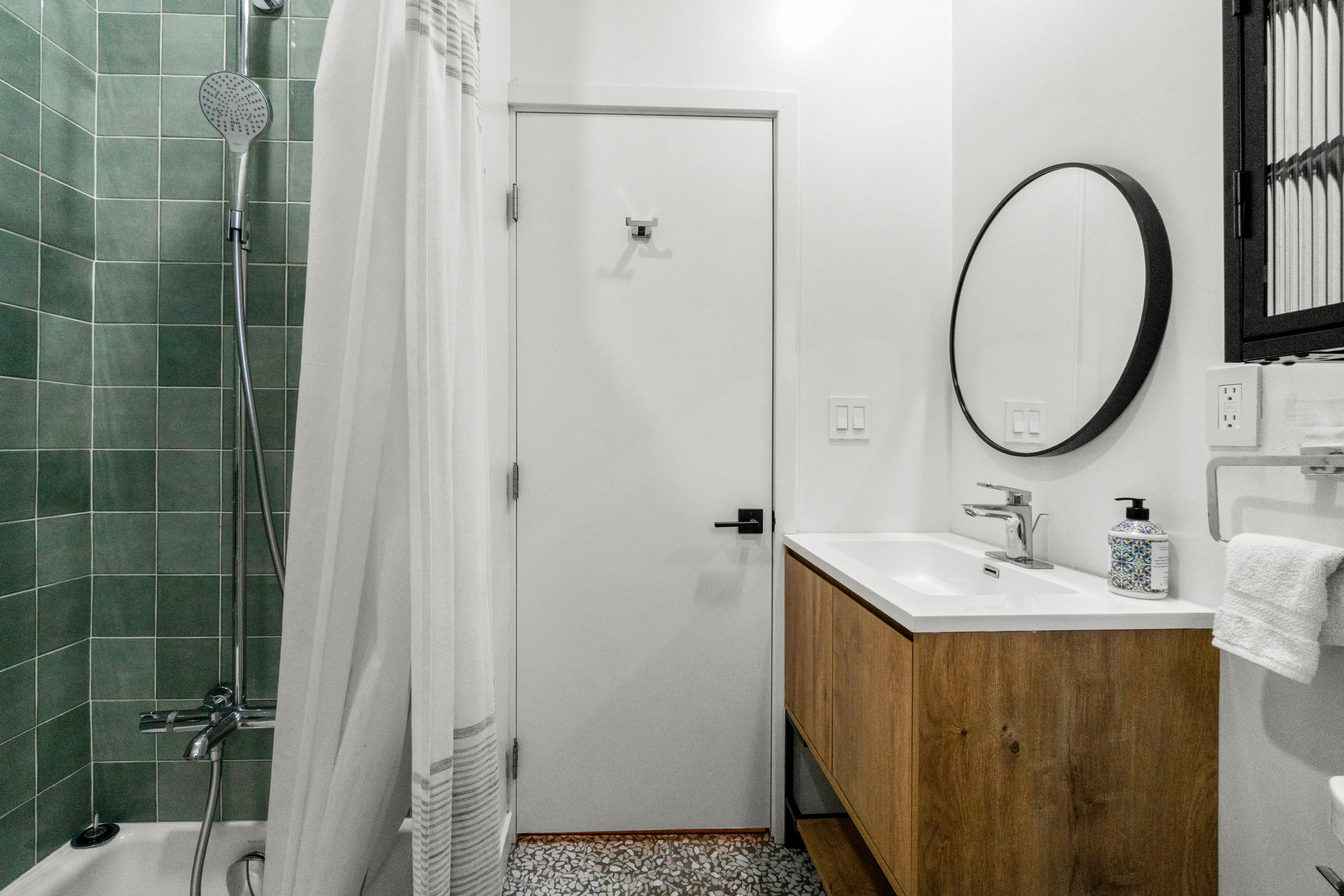 Mar Vista Main Home — photo 9